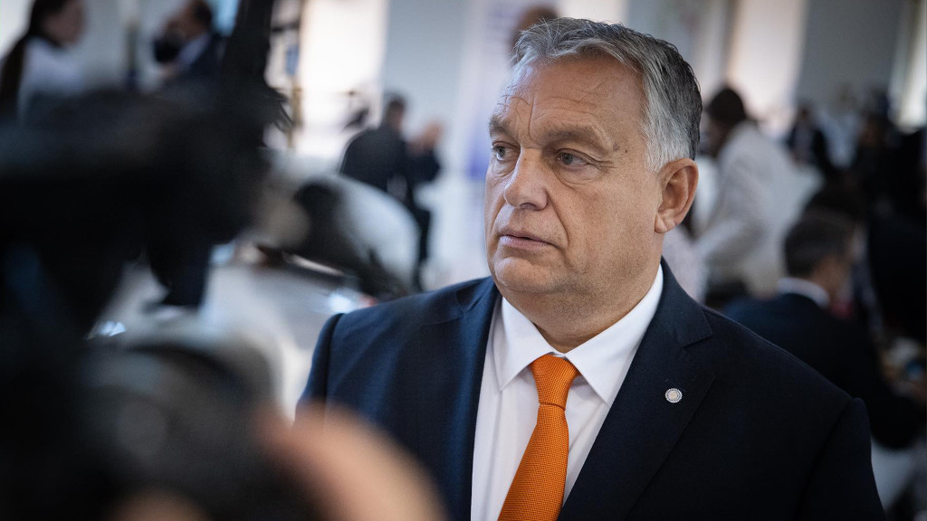 Orbán Viktor beperelt egy csomó szerkesztőséget